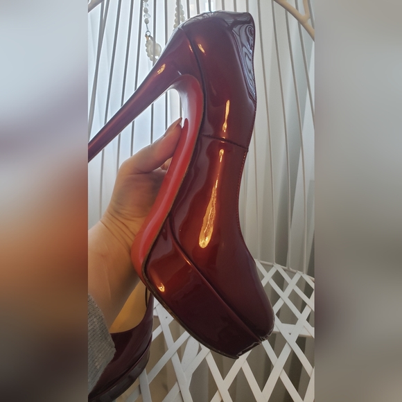 ❤️❤️ SOLD ❤️❤Christian Louboutin Maroon Patent Bianca - Picture 7 of 9